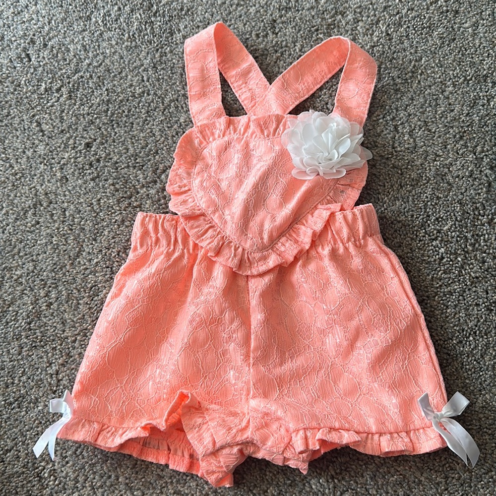 Size 3-6 months pink with white flower and bows